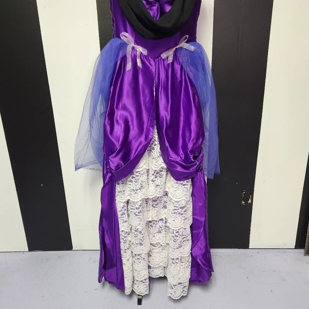 1960's vintage Gothic Victorian gown - Picture 4 of 12